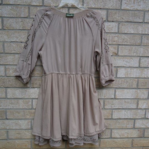 SIZE L. Anthropologie Maeve embroidered dress. - Picture 8 of 16